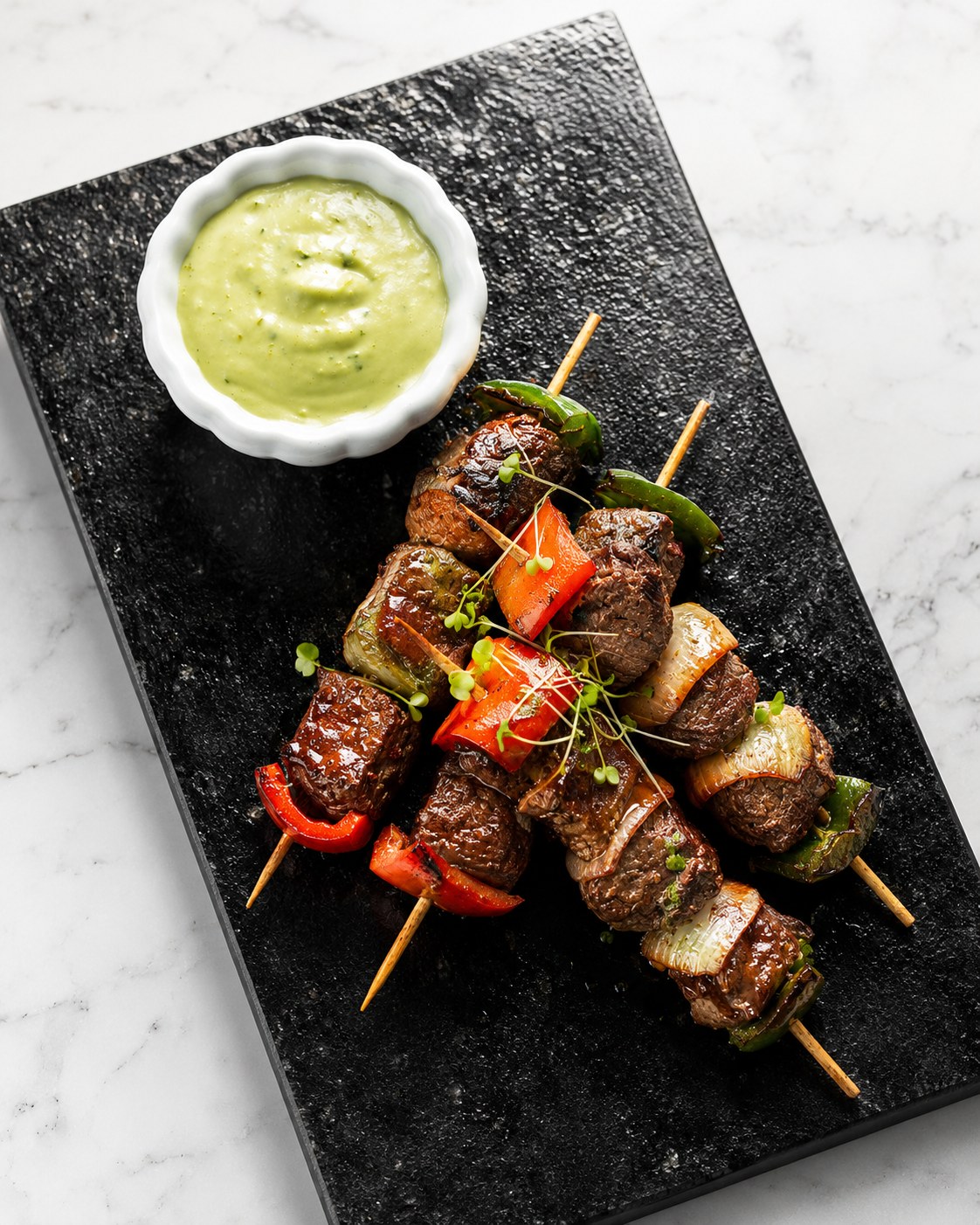 Brochetas de lomito
