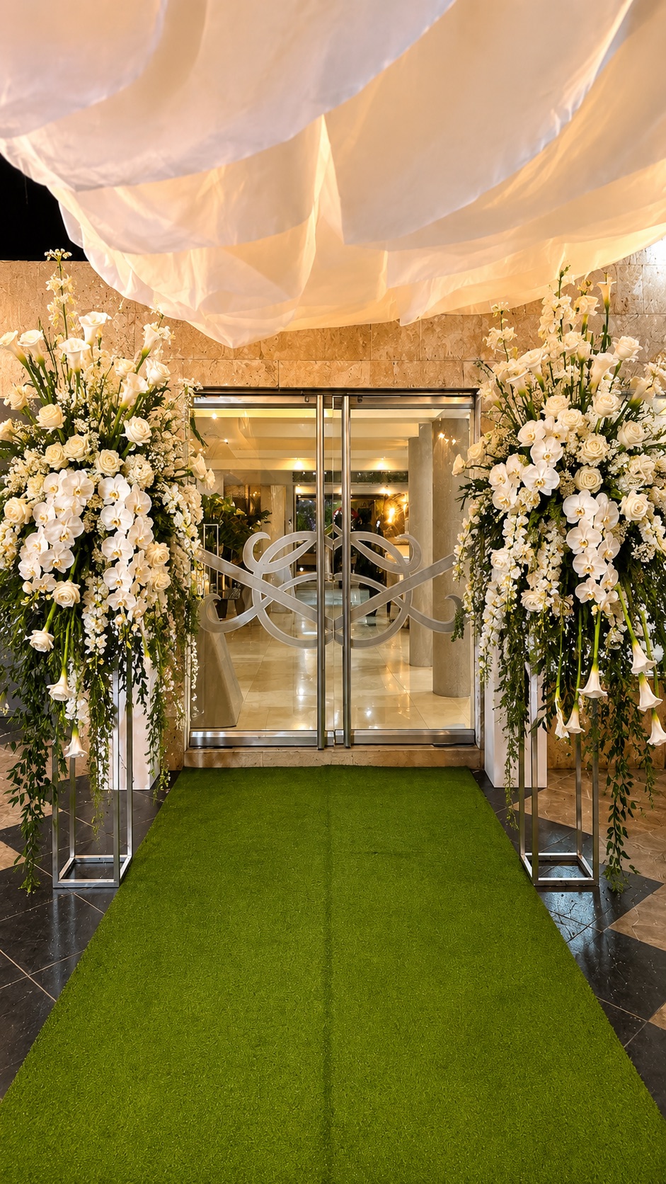 Puerta floral de bienvenida